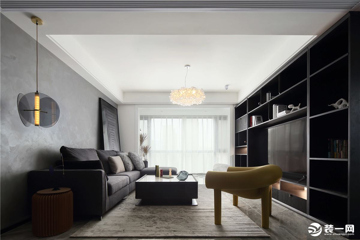 整体以现代简约风格为装修主调，在空间以舒适质感的家居搭配下，感受空间的时尚感。