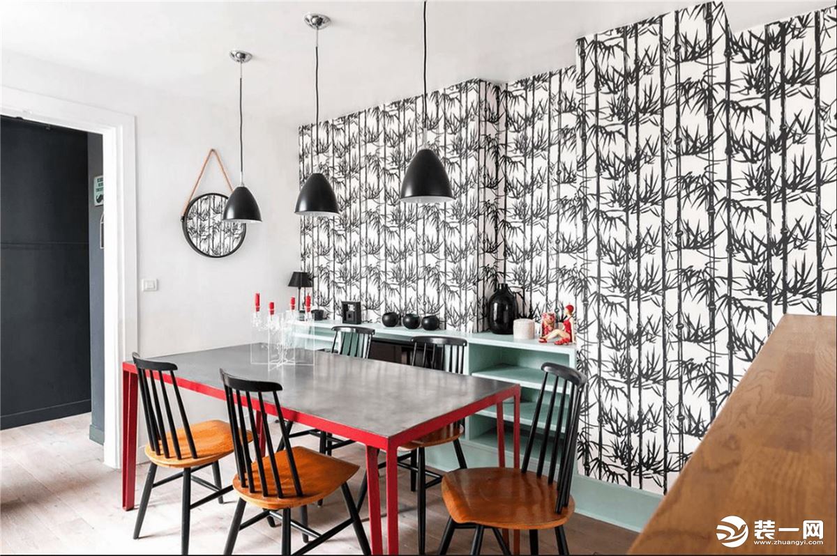 餐厅背景墙选择竹林搭配，黑白配色带来不一样的空间氛围感
