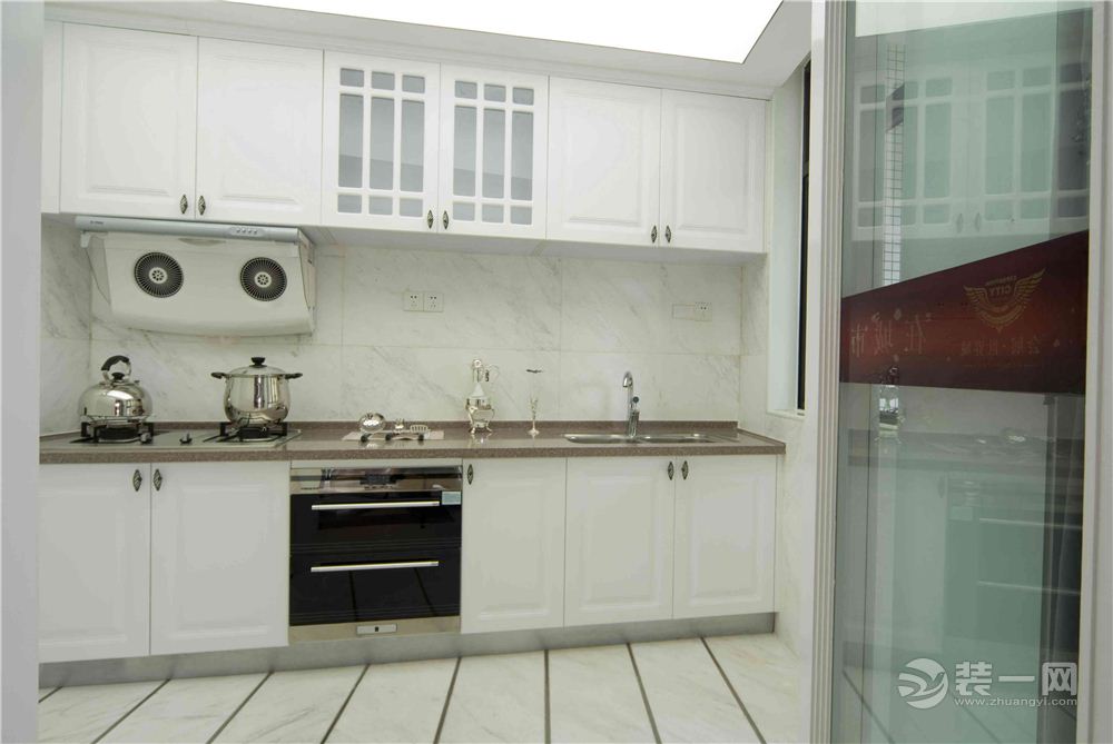 广州奥园城市天地85平米三居室现代简约风格厨房