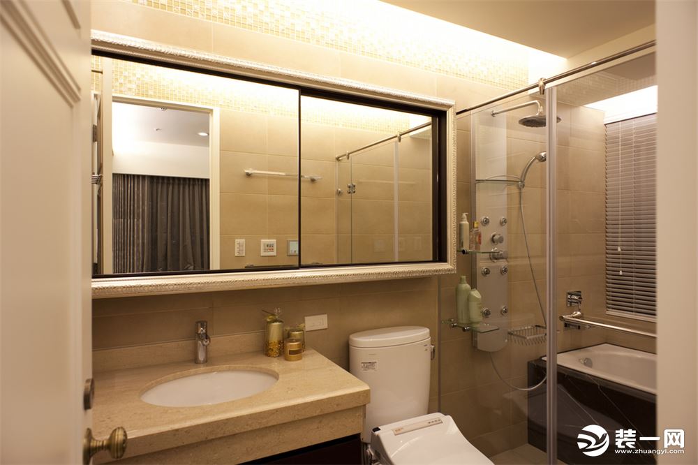 卫生间简洁大方，方便实用，合理利用空间，干湿隔离，具有不同的沐浴体验，享受健康生活。