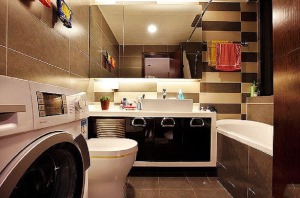 卫生间最重要的是一定要干净，且利于清理，这个空间全使用瓷砖，且空间相当简洁就是一个方形空间，十分适合