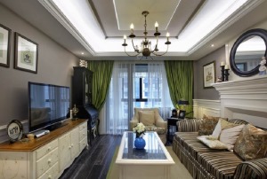 【客厅】客厅以灰白色为基调，具有层次感的石膏线，简单的软装搭配打造这方小小的天地，长长的家具节省了大