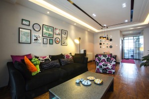 三居室现代简约时尚舒适设计 客厅照片墙效果图