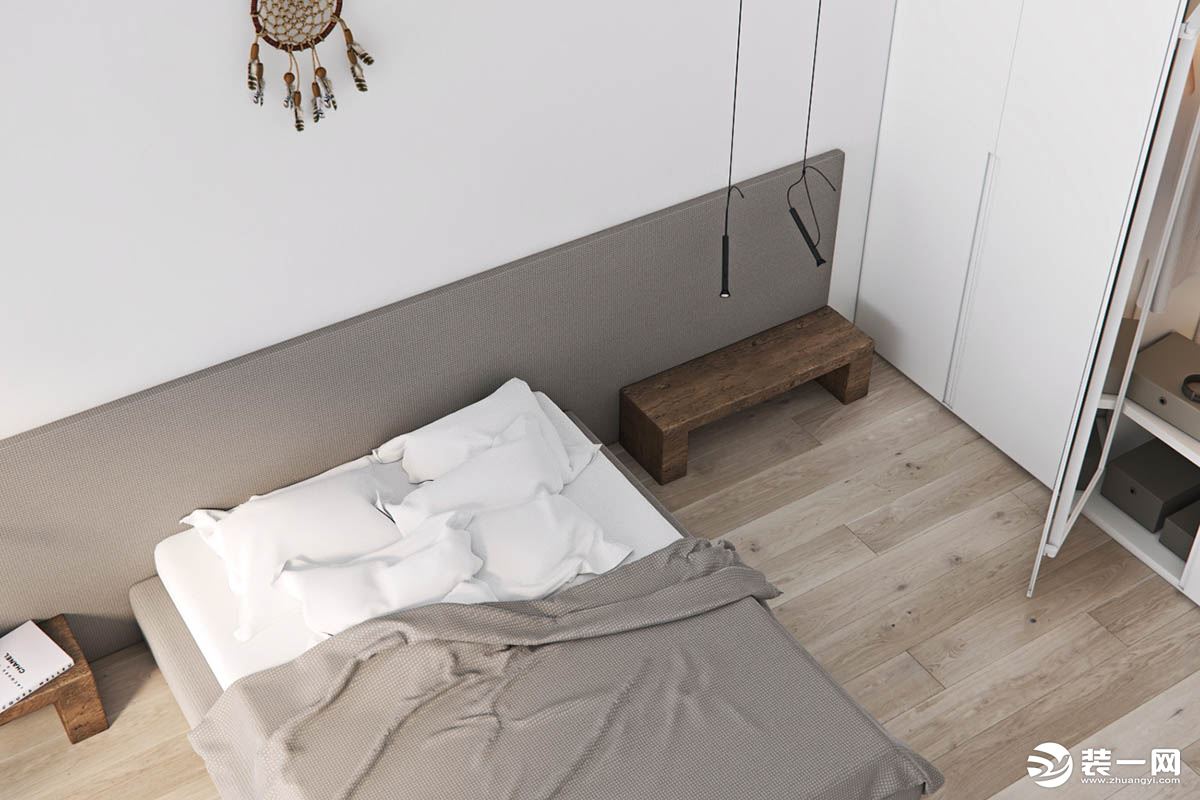 卧室延续原木的地板铺垫，灰白的的背景墙与床饰相互呼应