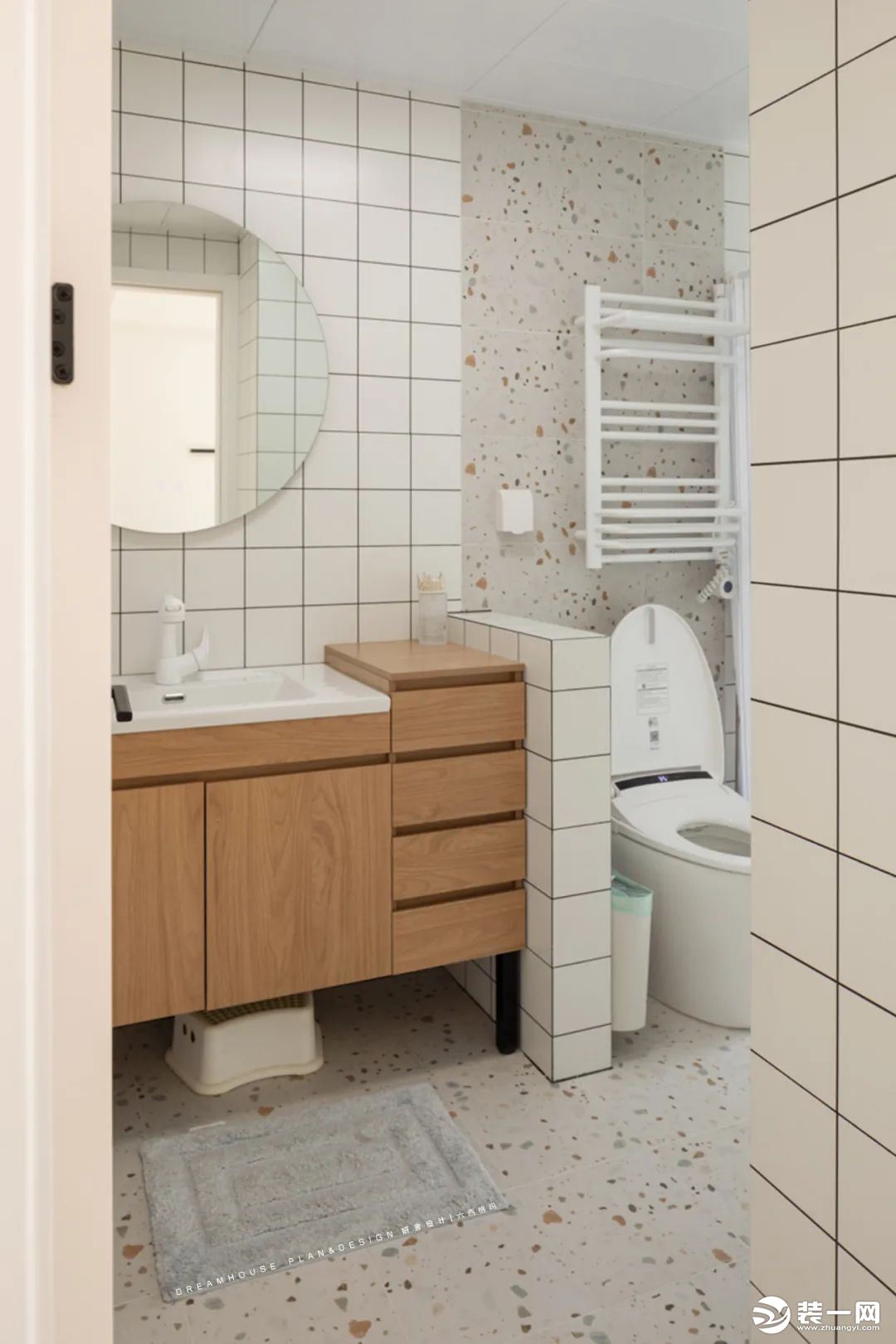 欧式豪宅设计厨房和卫生间装修图 – 设计本装修效果图