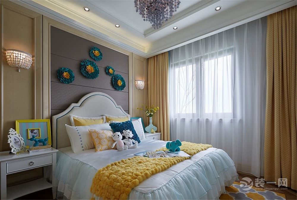  卧室：由于生活节奏快，卧室的色调会显得很重要，所以配饰搭配起来要温馨