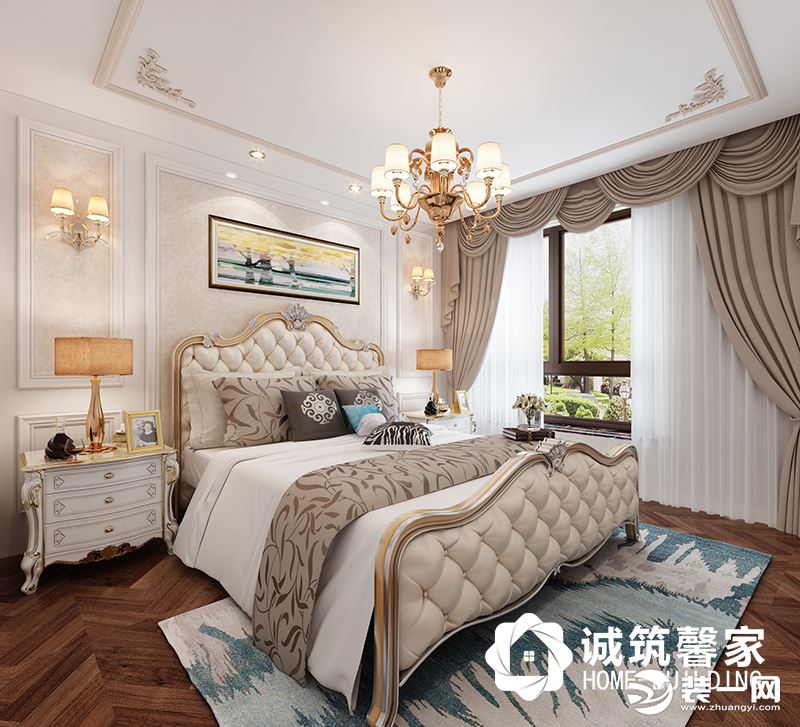 三层北边的一间客房，整体以暖白色调为主，驼色窗帘和床品相呼应，两边壁灯给简单的空间增加了一丝格调