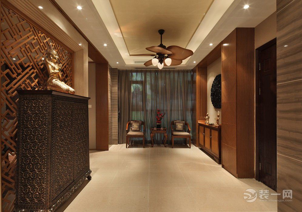 东南亚风格三居室走廊