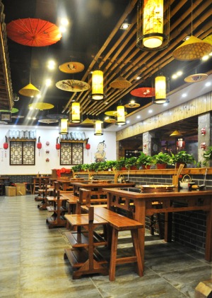 辣莊-重慶老火鍋飯店裝修案例就餐區