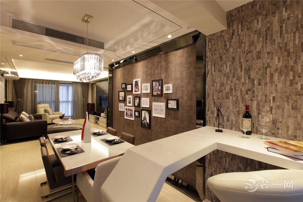 泛美华庭120平三居室现代风格装修效果图餐厅