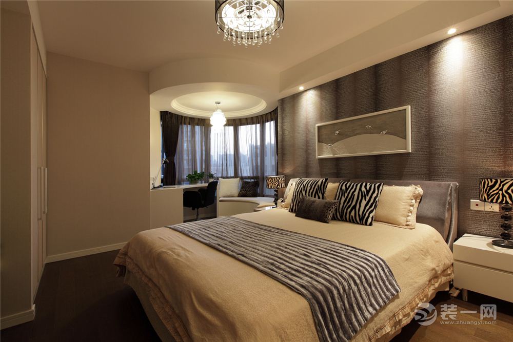泛美华庭120平三居室现代风格装修效果图卧室
