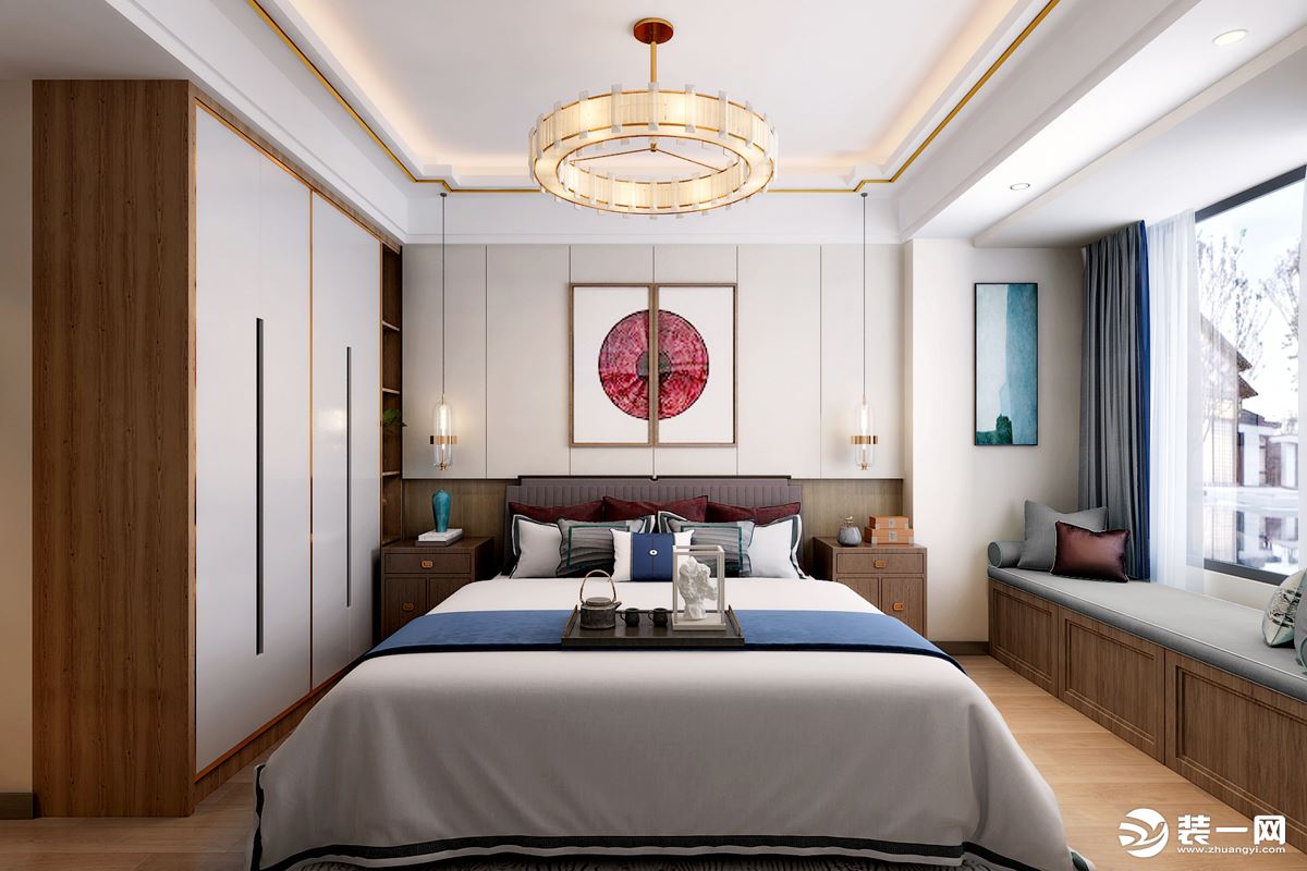 主卧室为了更好的提现新中式风格，搭配金色线条走了一圈边顶，不失高雅，也不影响层高