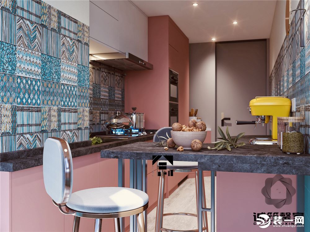 厨房：厨房由于客户的特殊需求，采用绿色搭配粉色，使得整个空间有点异国风情的感觉。