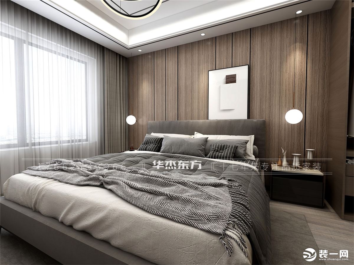 ：卧室采用木饰面板打底做床头背景墙，卧室地板，床头用小吊灯替代台灯，主卧用单独衣帽间。