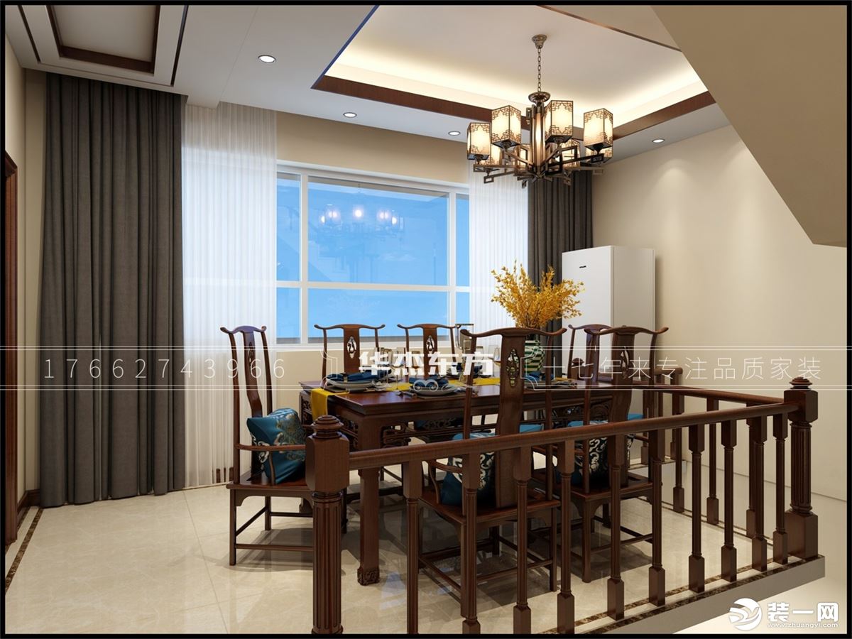 客厅和餐厅在一个空间，新中式风格，给人稳重大气的感觉，地面和吊顶造型呼应，软装配饰体现主人的生活品质
