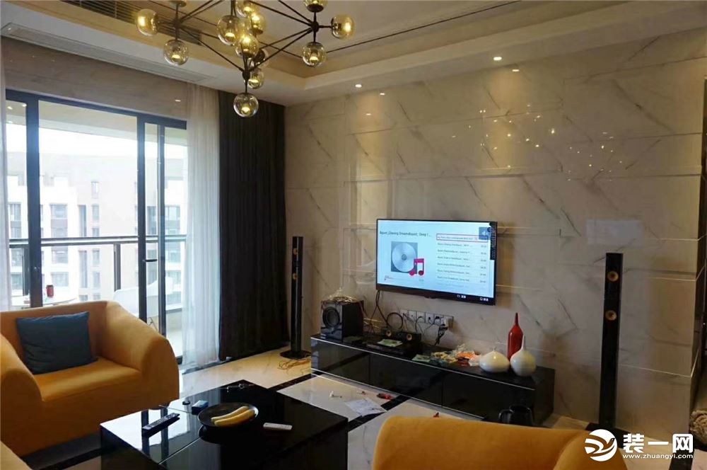 惠州居众装饰星耀国际180平现代风格客厅电视背景效果图
