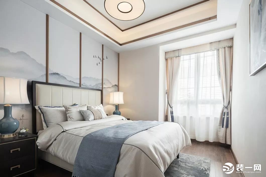 付家庄新中式风格高级烟灰蓝卧室效果图，水墨画的背景，宁静而高雅，简洁的线条、清寂的装饰