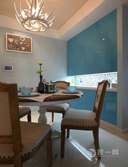 武汉长航蓝晶绿洲美居113平三居室现代简约风格装修餐厅