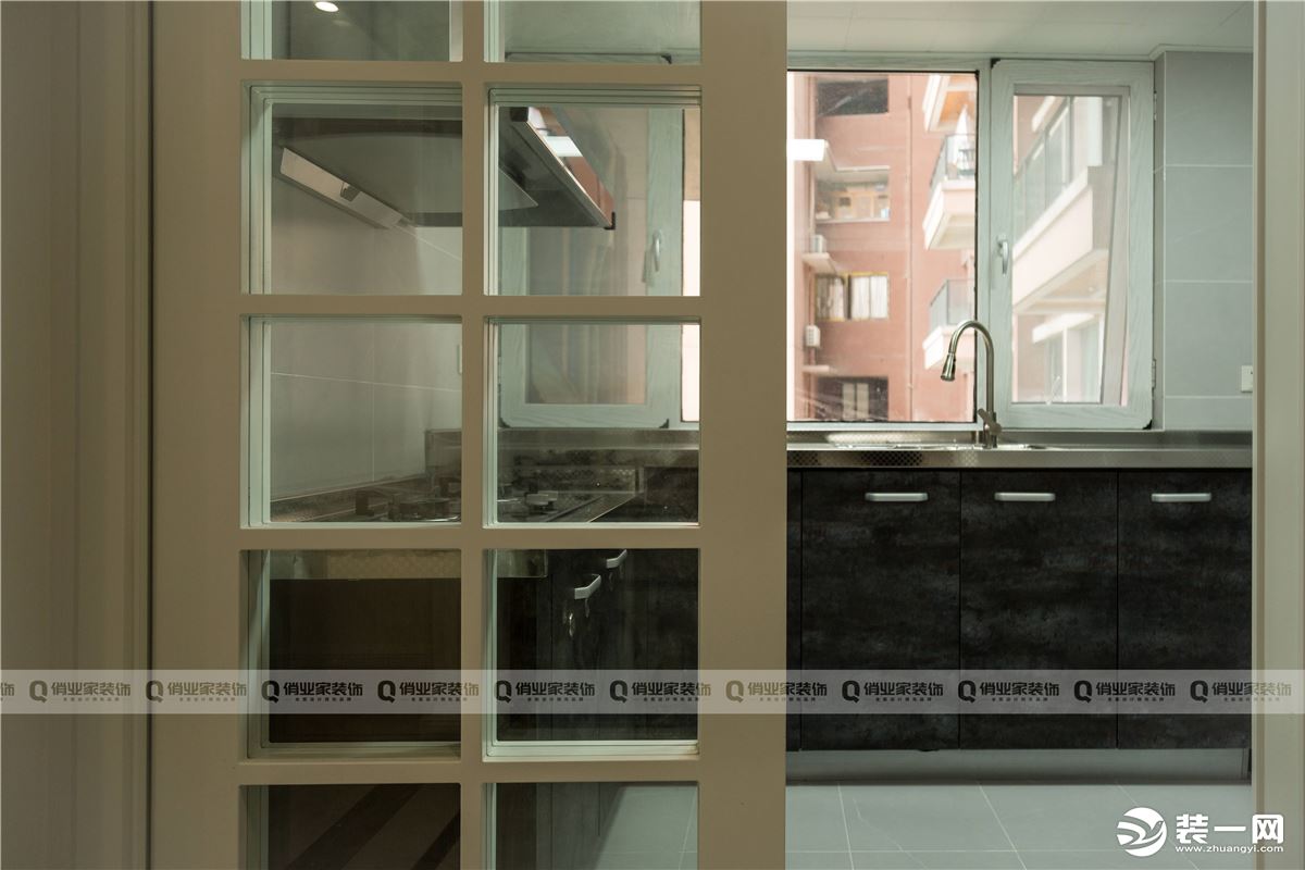 【俏业家】重庆珊瑚水岸   74平   两房   现代风格厨房实景案例图