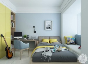 黄色+蓝色搭配的卧室，有别于客餐厅的高雅古典，以鲜明的色调打造一处轻快简明的空间，嵌入式的衣柜兼具了