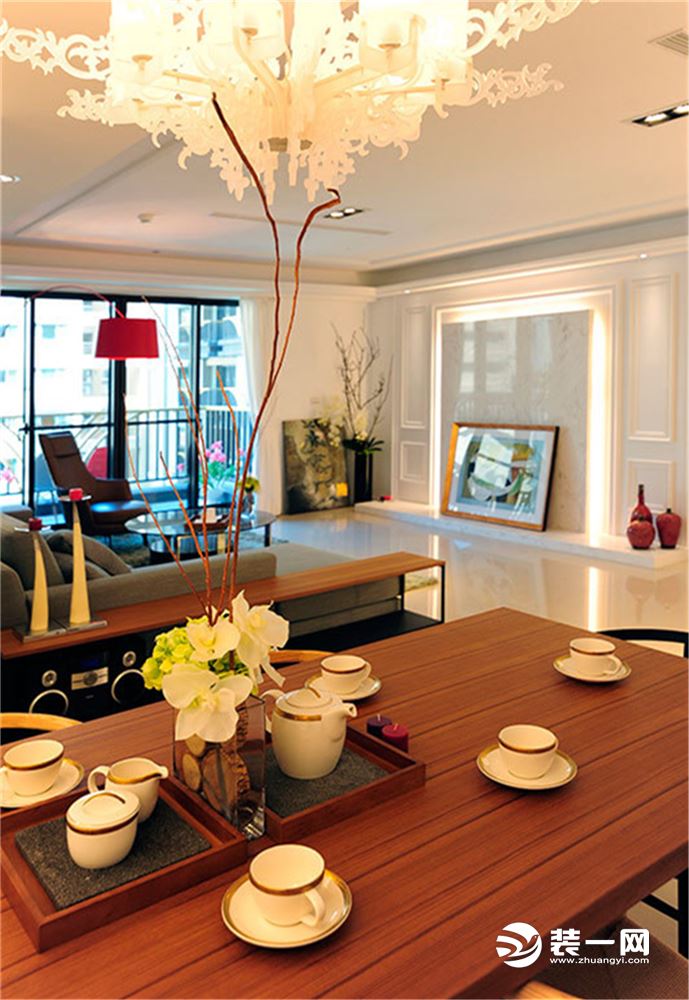 江与城135㎡  新古典 — 客厅餐桌