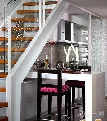 家居装修复式楼梯装修设计效果图