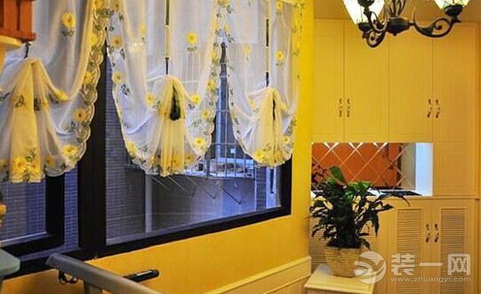 客厅窗户装饰印花窗帘装饰效果图