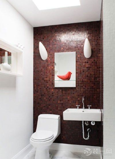 卫生间彩色瓷砖装饰设计效果图