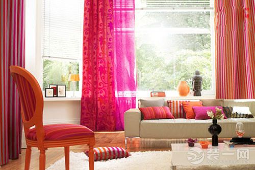 客厅彩色布艺装饰搭配效果图