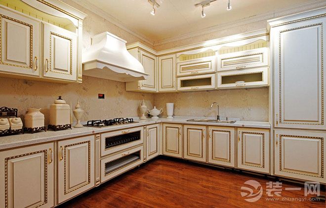小户型厨房装修技巧之浅色墙面 小面积厨房扩容实例欣赏五