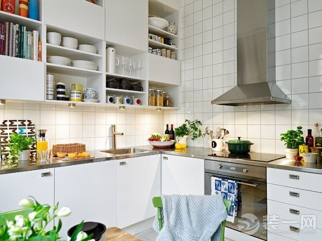 小户型厨房装修技巧之整体以浅色系为主 小面积厨房扩容实例欣赏六