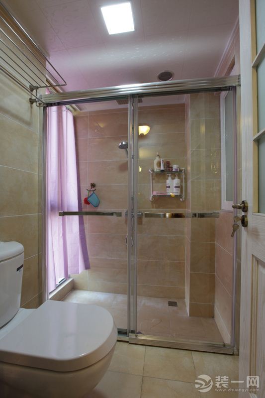 自由随意的美式装修设计 包头装修网推荐现代美式公寓卫浴间设计效果欣赏
