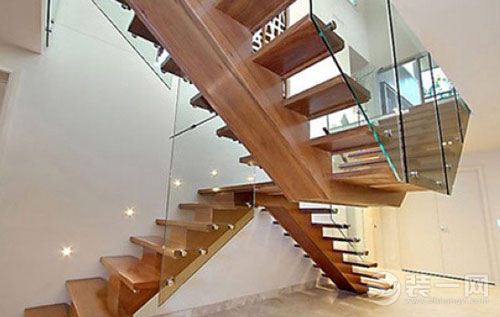 玻璃家具在家的应用 创意玻璃楼梯设计
