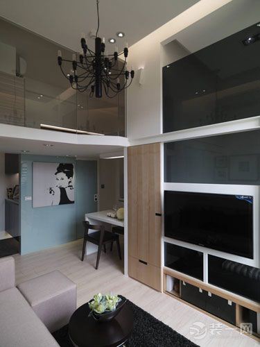 石家庄装修网推荐：40平超小户型现代简约复式美家 客厅设计材质运用