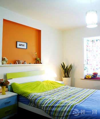 选对款型和色彩，扩张卧室空间感