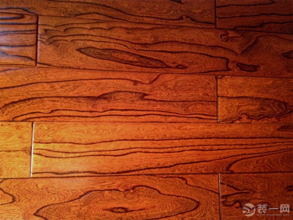 实木锁扣地板日常清洁保养方法 