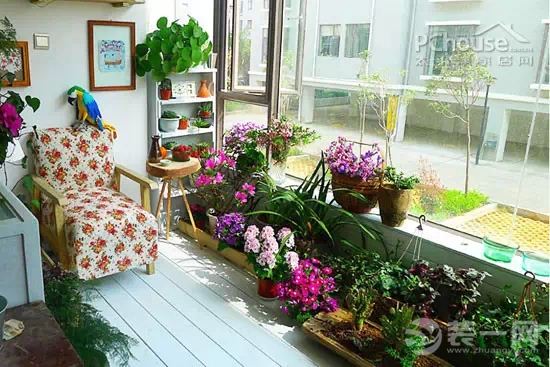 学会利用阳台空间，家装阳台也能变身小花园