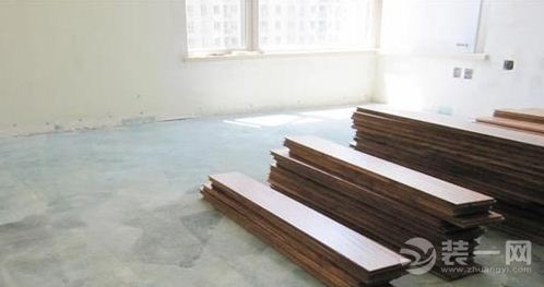 规避夏季不利条件 乌鲁木齐装修木质地板轻松铺设