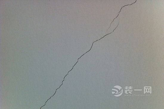 天气转凉墙面地板易开裂 乌鲁木齐秋季装修注意事项