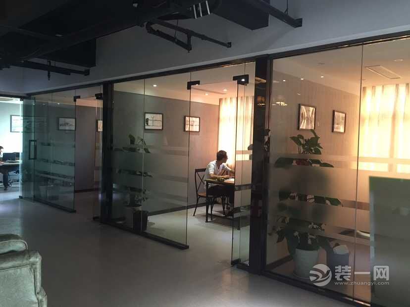 南京九域装饰公司办公室实景