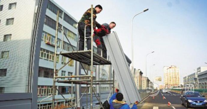 乌鲁木齐市阿勒泰路高架桥正安装隔音板 预计中旬完工