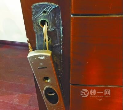 武汉业主家装电子锁将小偷反锁屋内