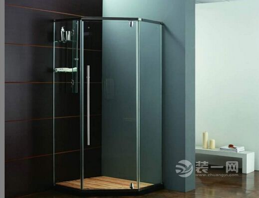 乌鲁木齐装修公司分享清洁浴室玻璃门方法