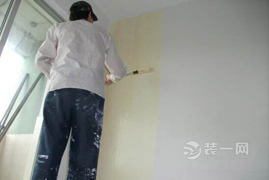 避免偷工减料 乌鲁木齐装修网详解墙面刷漆流程