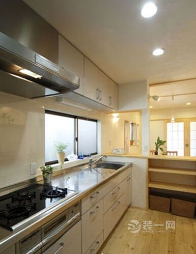 无锡日式风格厨房整体橱柜装修效果图
