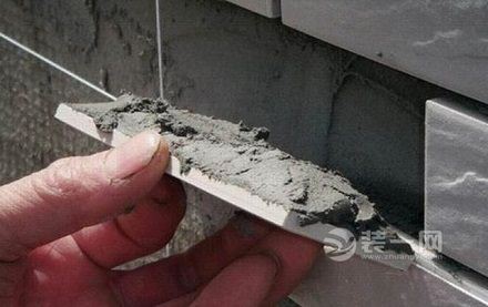 瓷砖脱落如何修复