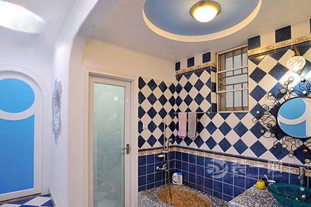 青岛装修公司：地中海风格复式楼卫浴间装修效果图