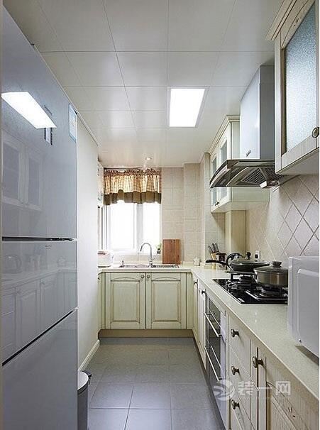 混搭风格居室装修 复古橱柜营造大气简约厨房气质