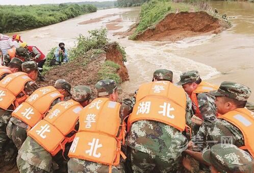 武汉强降雨导致洪涝灾害 省防办启动防汛四级应急响应