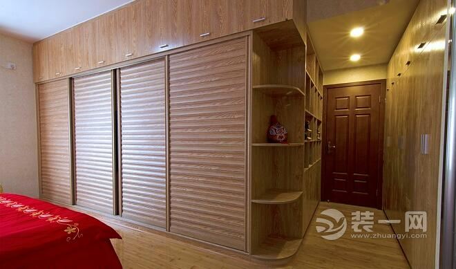 武汉装修网120平米三室一厅中式风格卧室衣柜装修效果图